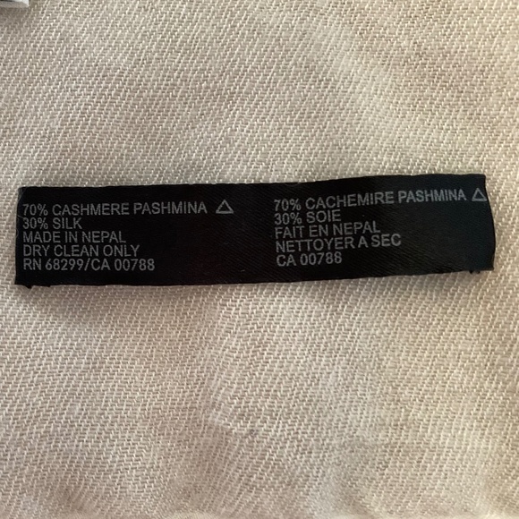 Portolano pashmina with rolled fringes - Picture 4 of 7